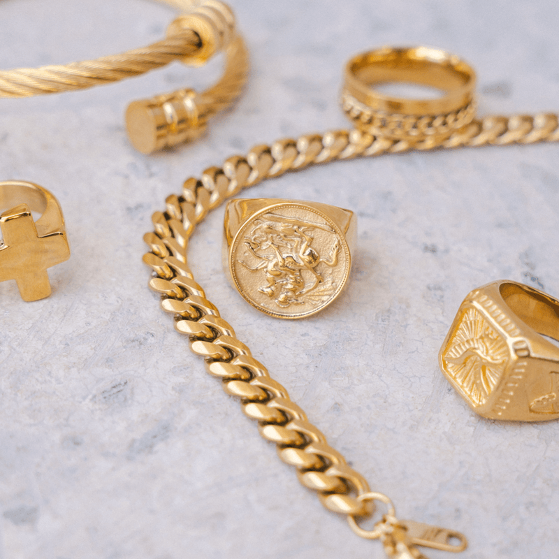 Medallion Ring - Gold