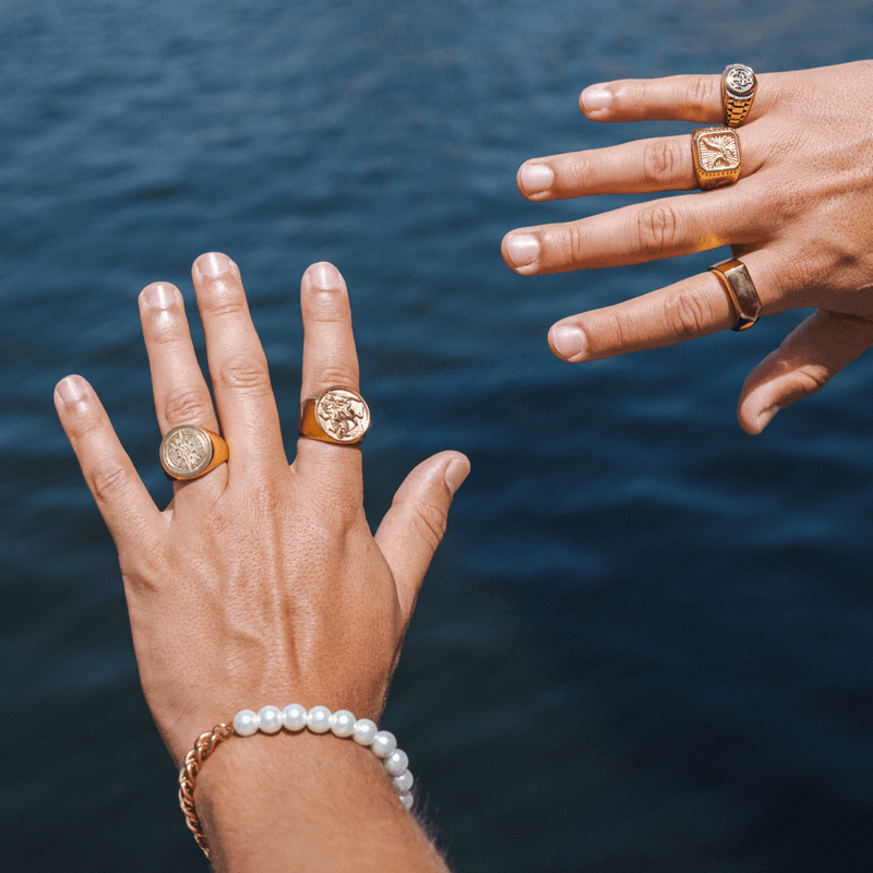 Medallion Ring - Gold